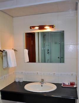 Dongfang Hotel Harbin Luaran gambar